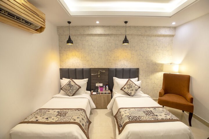 Room 34 of 52
