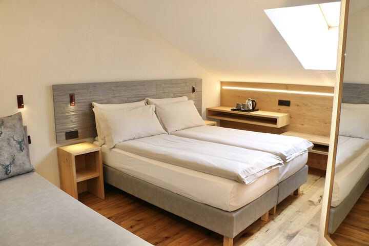 Room 5 of 131