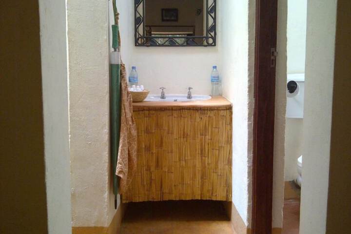 Room 8 of 48