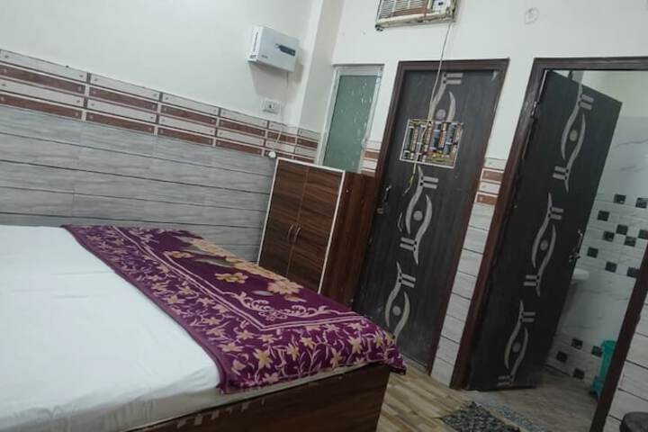 Gayatri palace Vrindavan