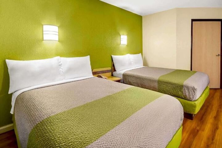 Standard Room, King or Two Doubles (6 of 12)