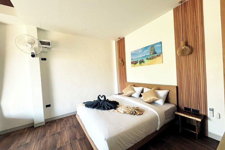 Room 8 of 47