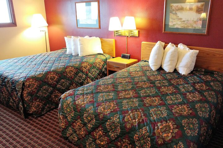 2 Double Beds (19 of 19)