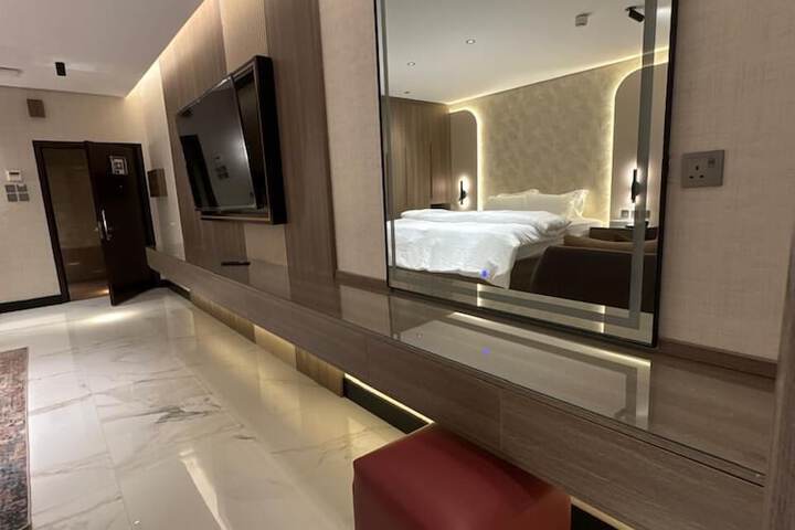 Room 6 of 61
