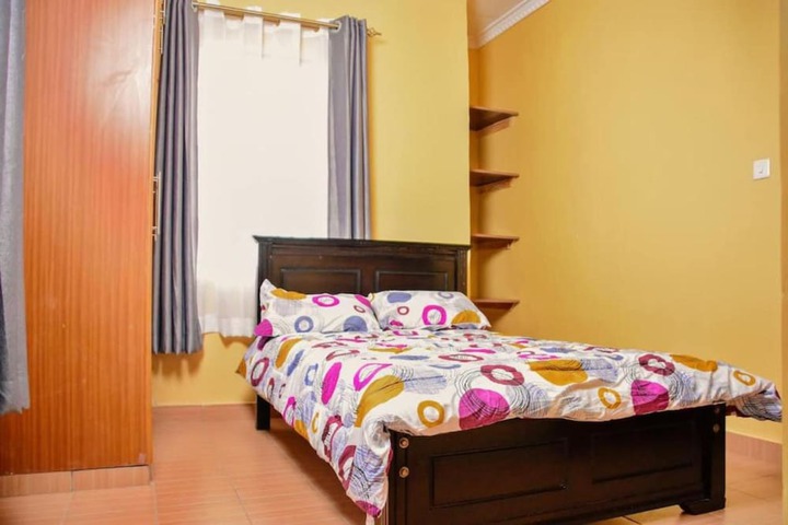 Room 4 of 25