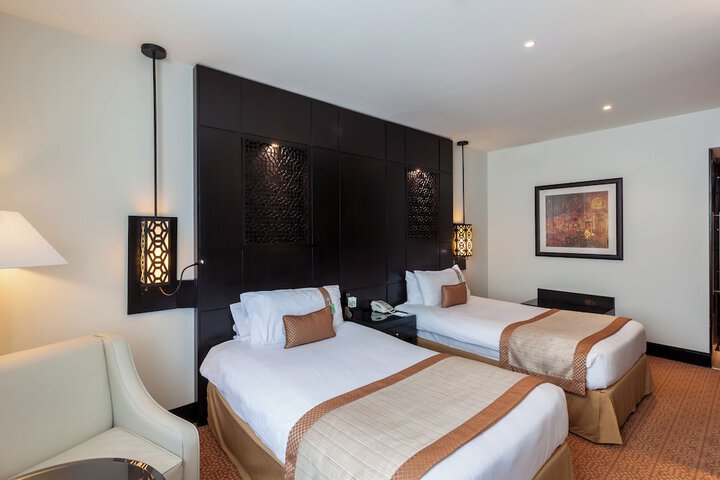 Room 54 of 211