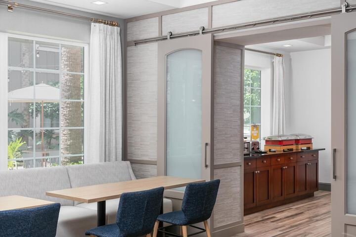 Breakfast area
