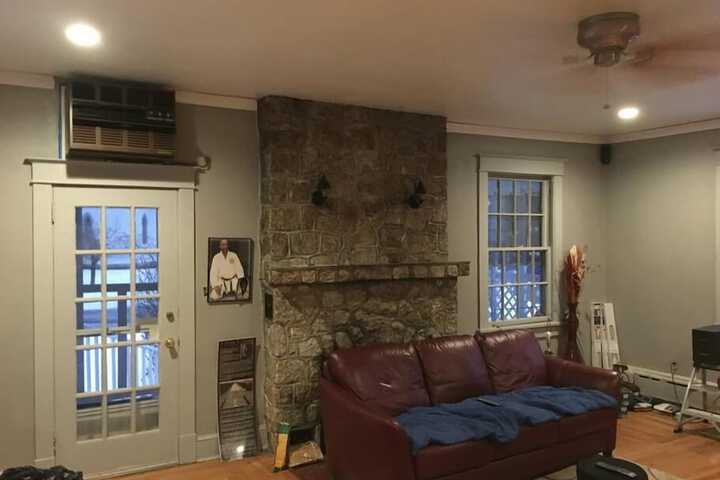 Room 9 of 11