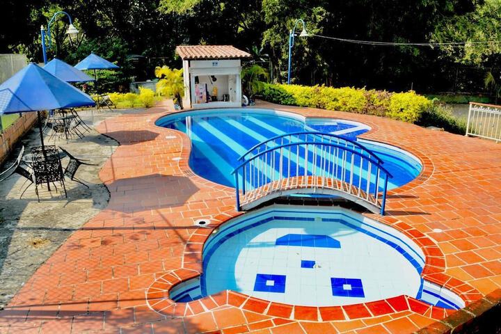 Pool 12 of 26