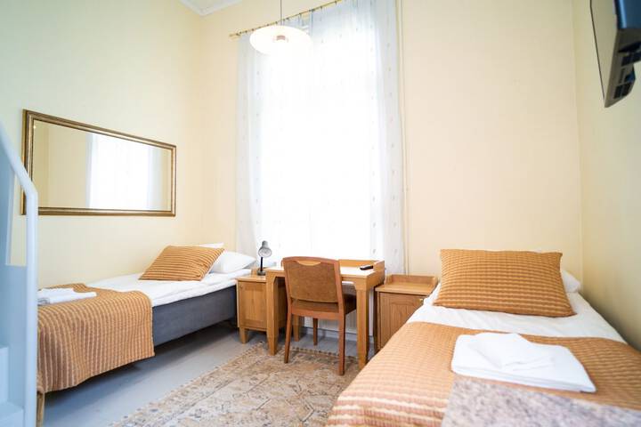 Room 8 of 38