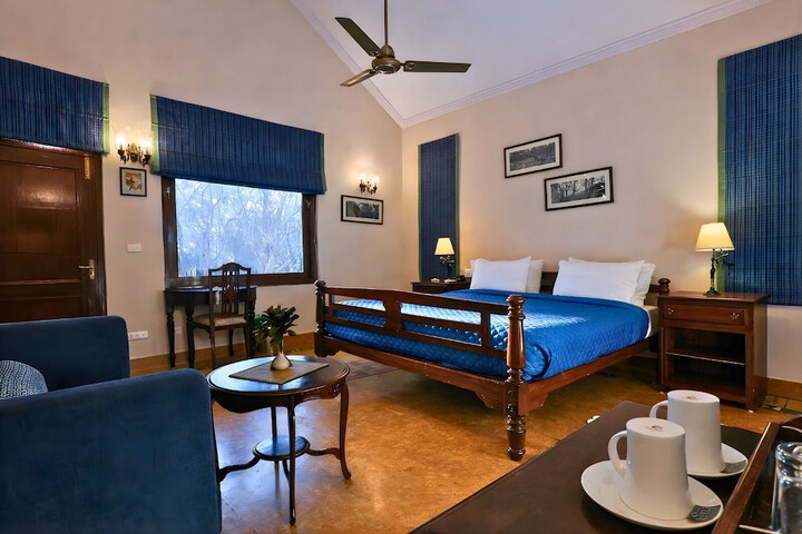 Room 6 of 33