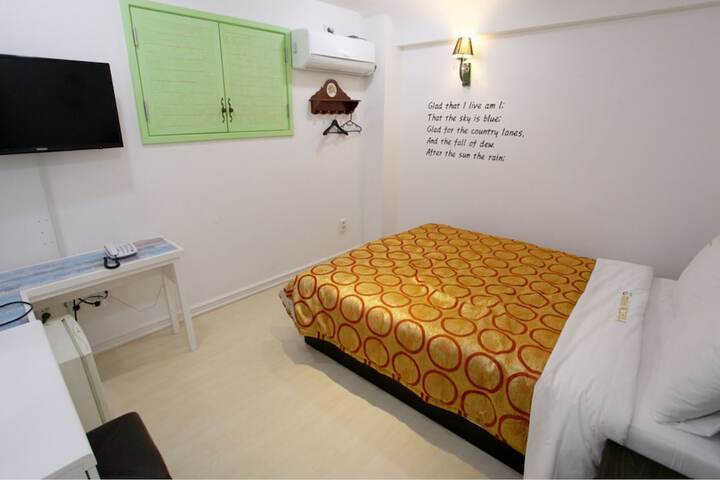 Room 13 of 29