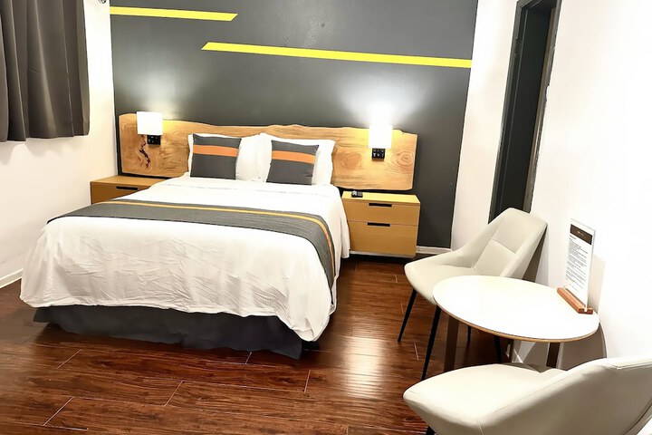 Room 21 of 68