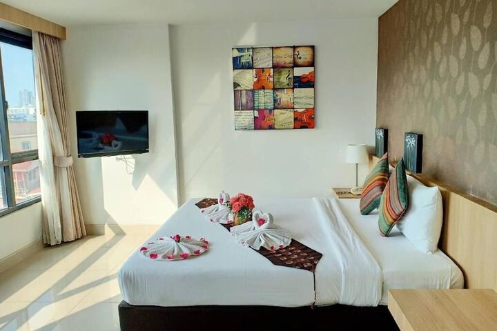 Room 13 of 42