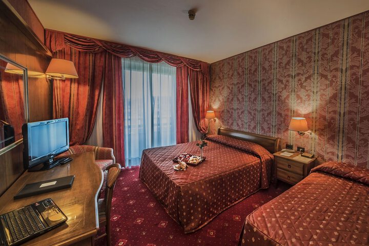 Room 6 of 22