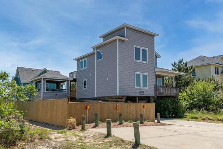 Shore Thing - Corolla Ocean Sands, 60 Yards to Beach, Ocean View, Pool, Hot Tub, Pets OK in Corolla, NC
