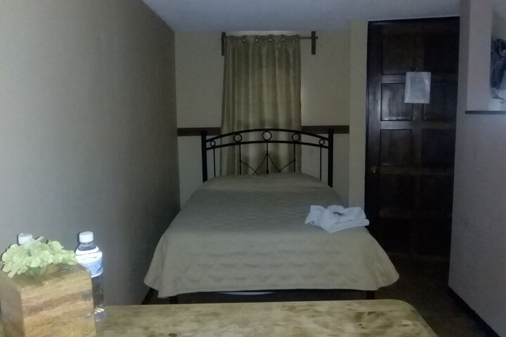 Room 5 of 17