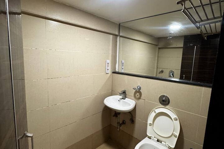 Room 8 of 8