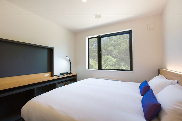 Room 5 of 34