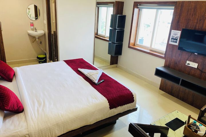 Room 7 of 14