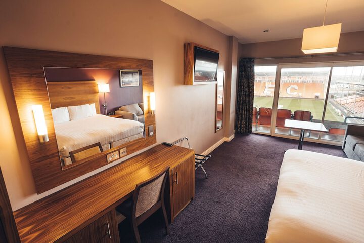 Room 27 of 109