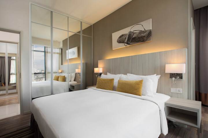 Room 8 of 38
