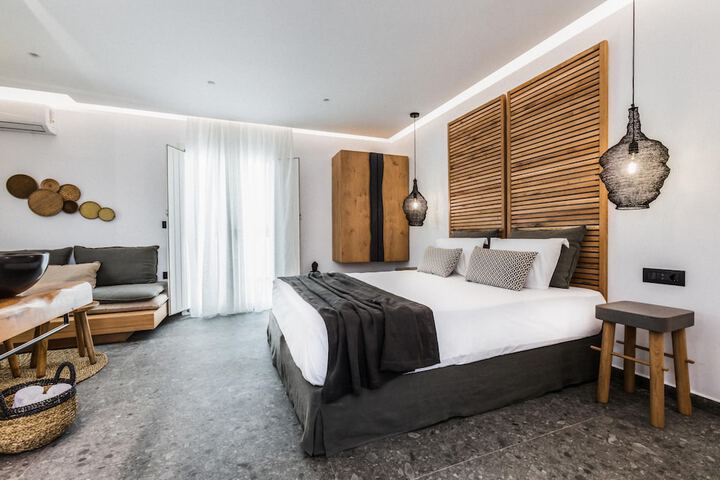 Room 35 of 62
