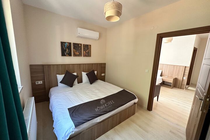 Room 3 of 27