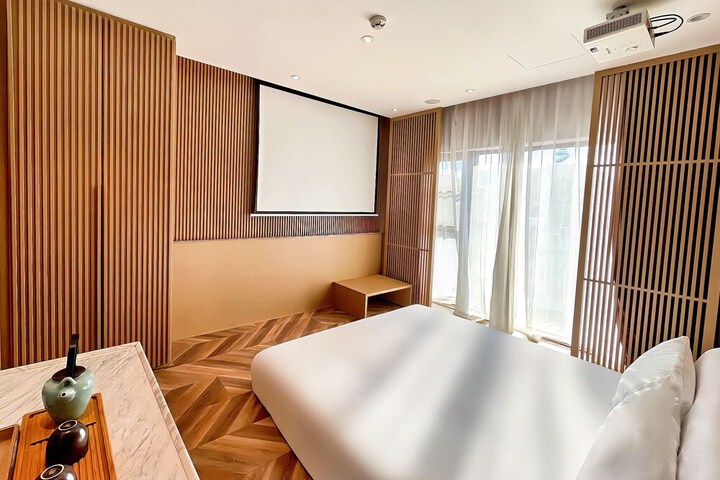 Room 40 of 86
