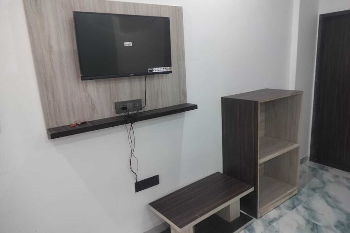 Room 5 of 15