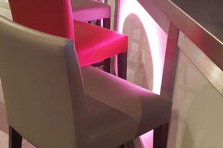 Lounge 17 of 21