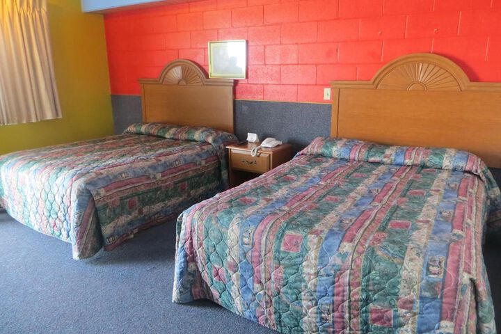 Room 15 of 36