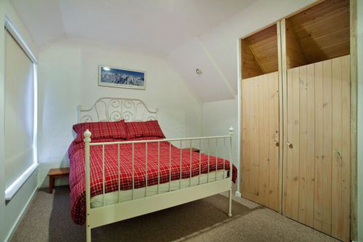 Room 3 of 7