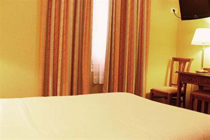 Room 3 of 15
