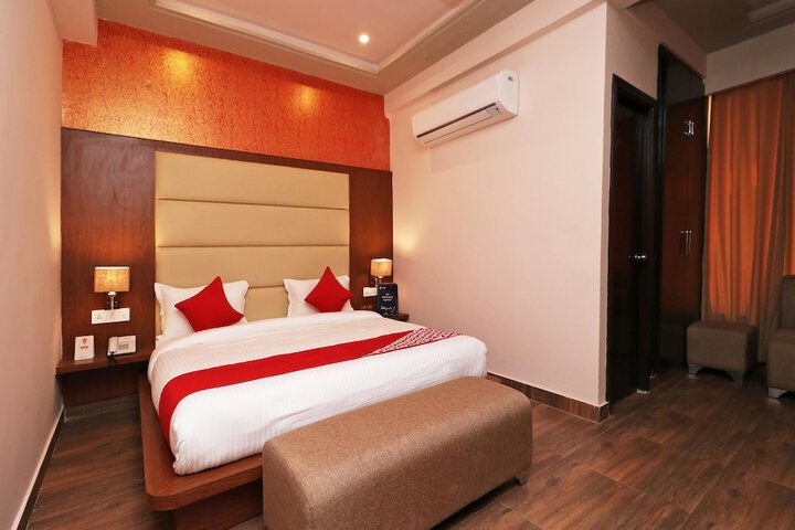 OYO 14766 Pacify Hills