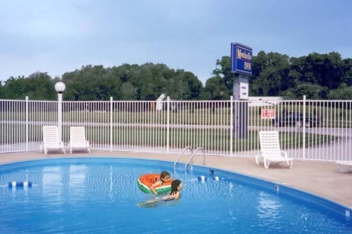 Hotel Pool