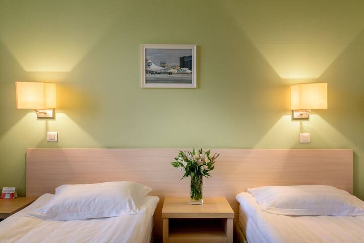 Room 8 of 28