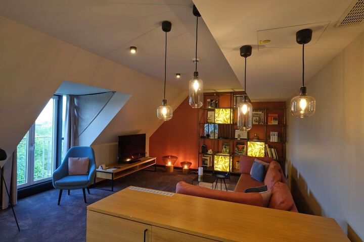 Room 32 of 145