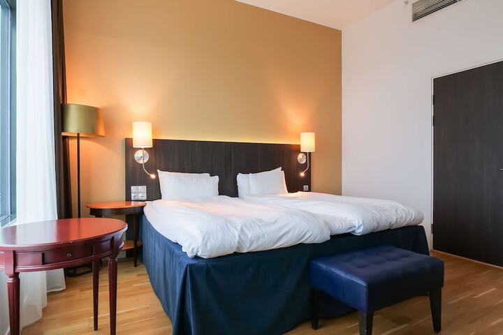 Room 10 of 54