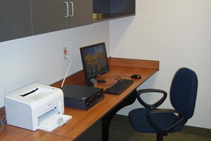 Business Center 10 of 15