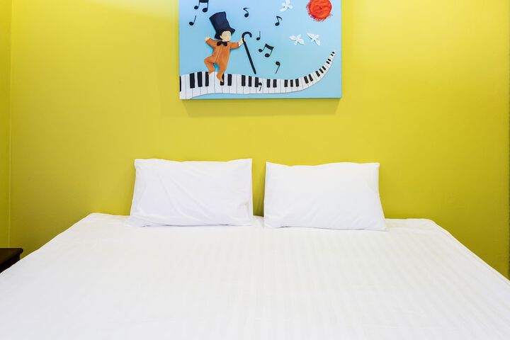 Room 8 of 61