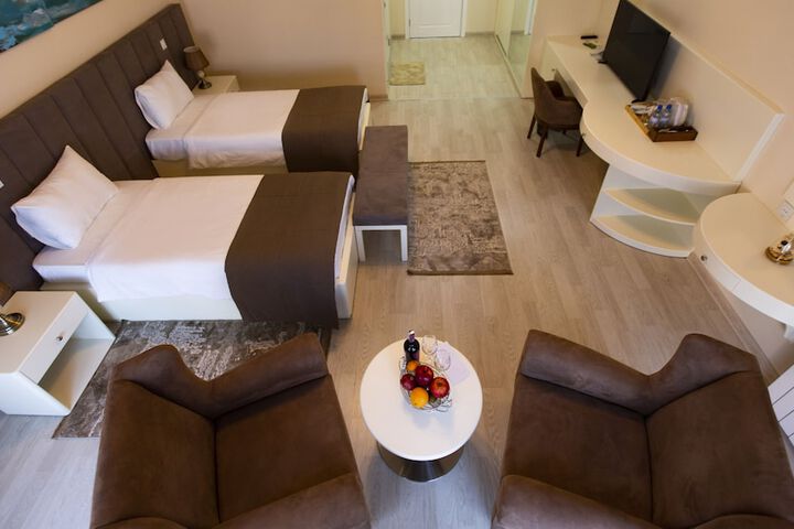 Room 12 of 63