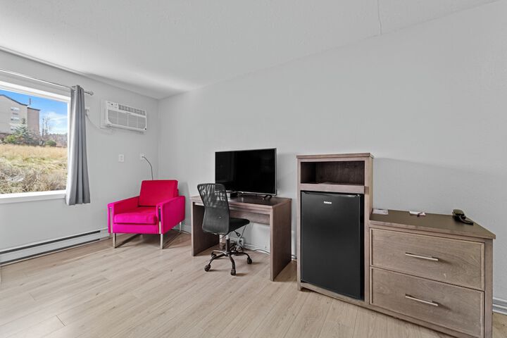 Room 25 of 48
