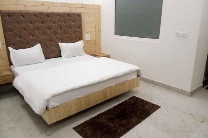 Room 5 of 45