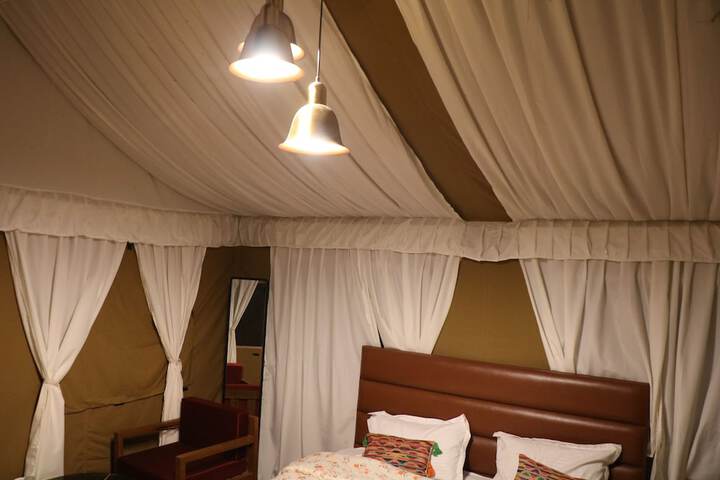Room 10 of 33