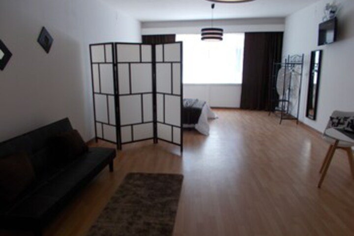 Room 17 of 32