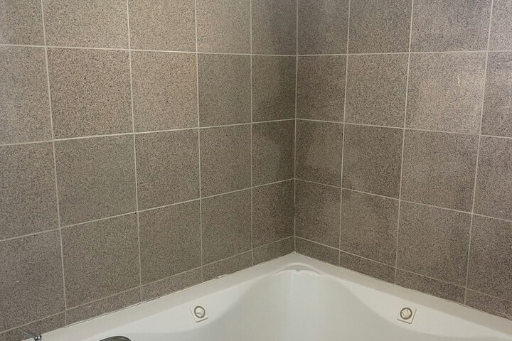 Jetted tub