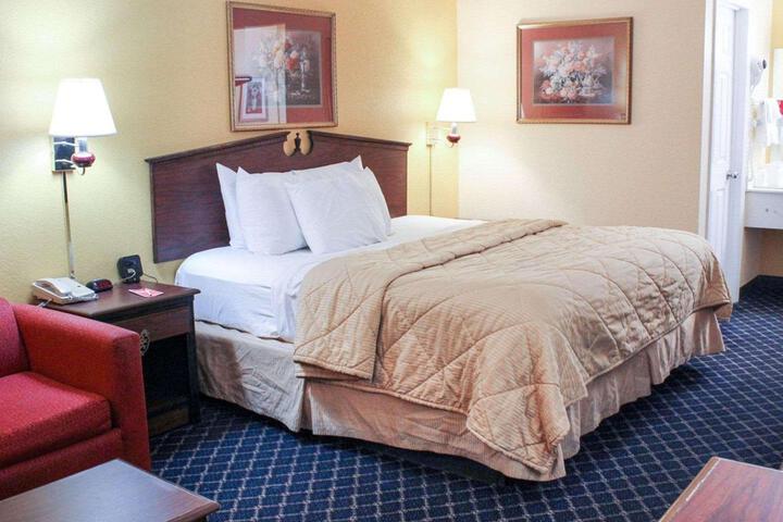 Efficiency King Bed (4 of 8)