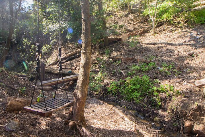 Hotel Exterior 25 of 29