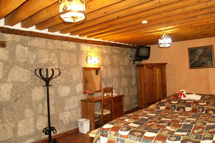 Room 8 of 65